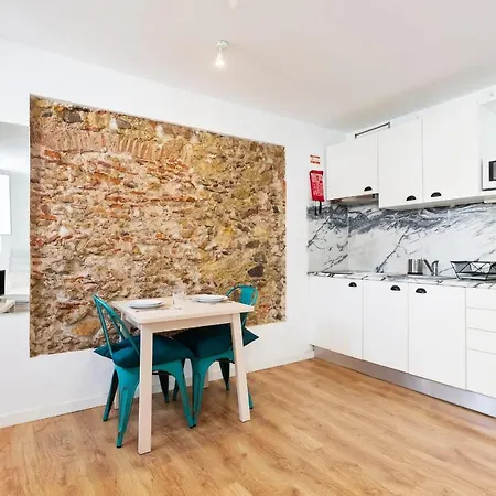 Quiet Studio For 2 In Belem, 3mins To Tram Apartment