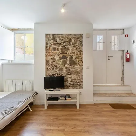 Quiet Studio For 2 In Belem, 3mins To Tram Lisboa