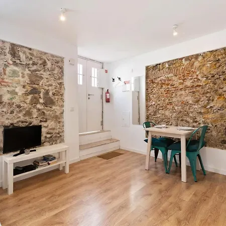 Quiet Studio For 2 In Belem, 3mins To Tram Lisboa