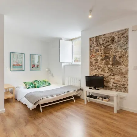 Quiet Studio For 2 In Belem, 3mins To Tram * Lisboa